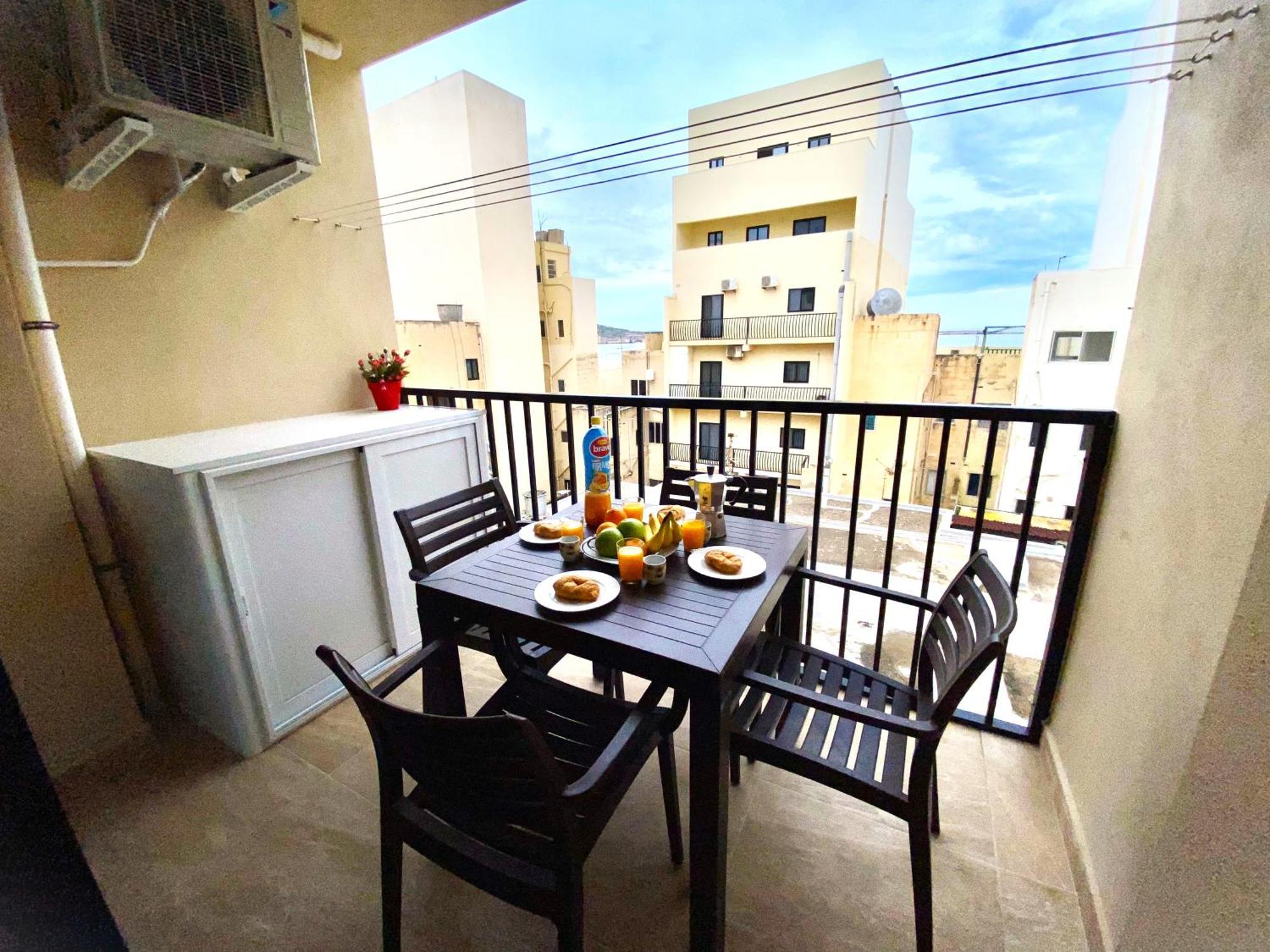 Sea Bliss Apartments With Terrace Just Off Seafront In St Paul'S Bay - By Getawaysmalta Сент-Полс-Бей Екстер'єр фото